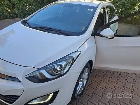 Usata Hyundai i30 100 CV (73 kW) 2013 Bianco Station wagon