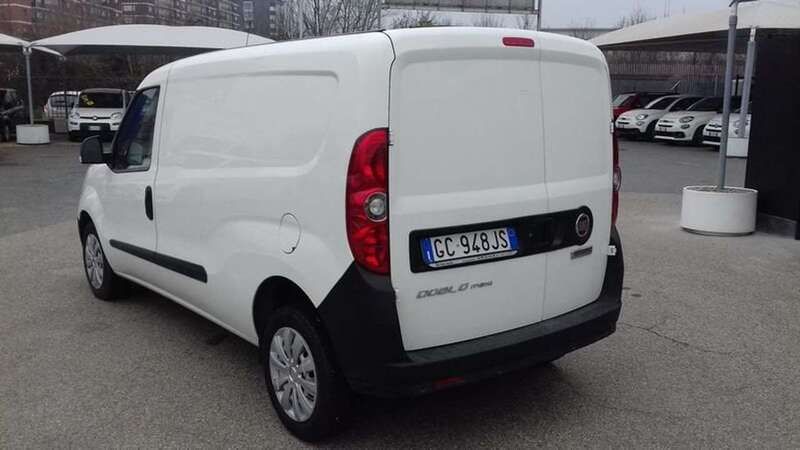 Usata Fiat Doblò Business 95 CV (69 kW) 2020 Bianco Monovolume
