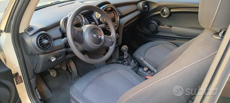 Usata Mini ONE 102 CV (75 kW) 2017 Utilitaria