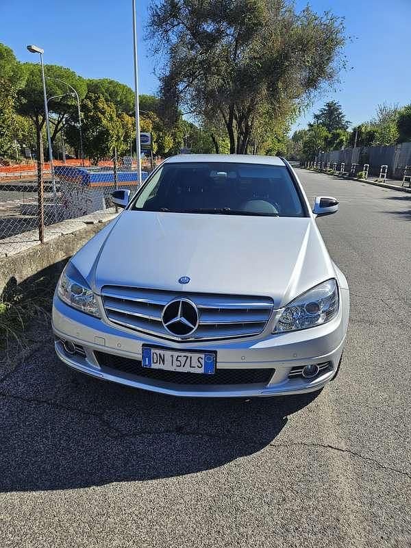 Usata 2008 Mercedes 220 Avantgarde | 7000 € - Immagine 1/4