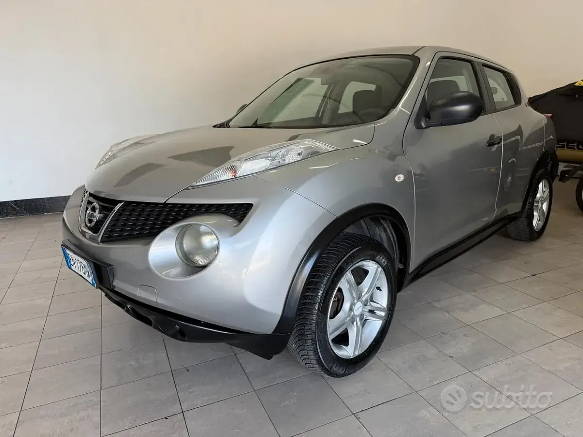 Usata Nissan Juke Acenta 117 CV (86 kW) 2012 Grigio SUV