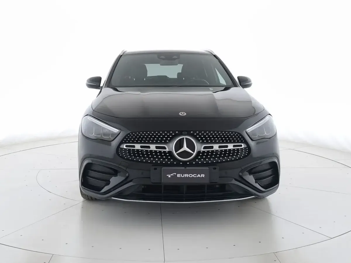 Usata Mercedes GLA180 AMG Line Premium 116 CV (85 kW) 2023 Nero metallizzato SUV