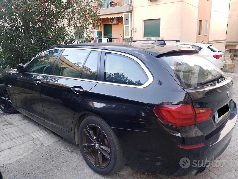 Usata BMW 520 184 CV (135 kW) 2010 Nero Station wagon