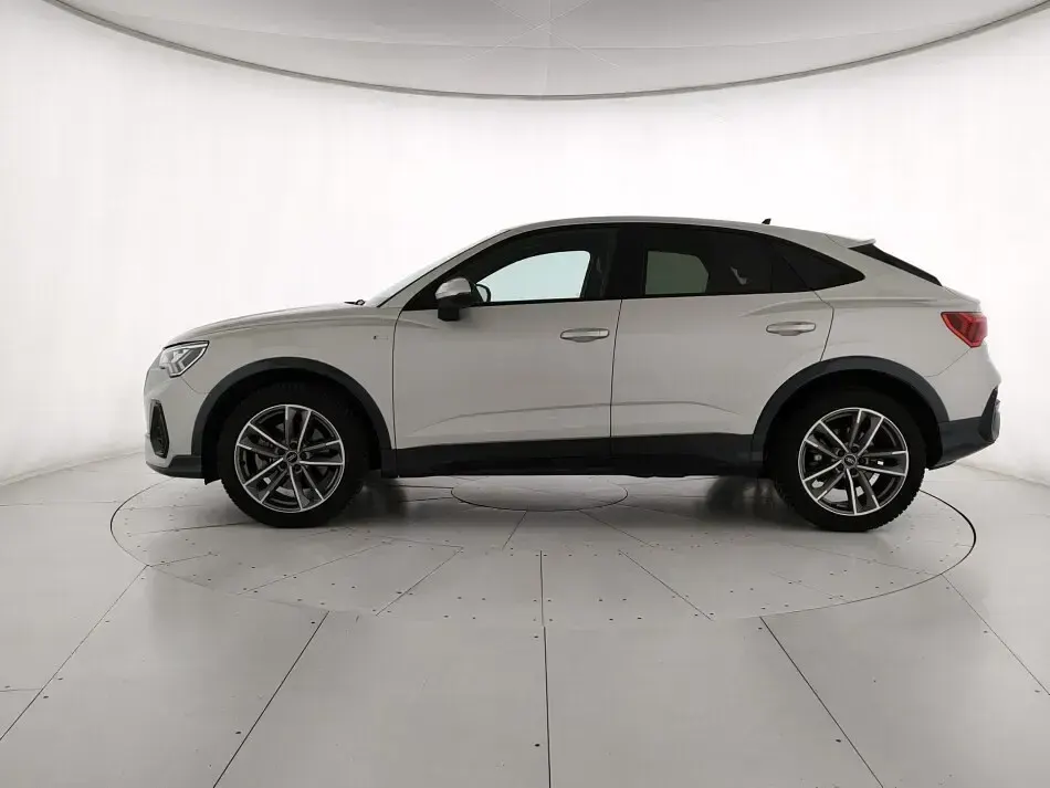 Usata Audi Q3 Sportback S-Line 193 CV (141 kW) 2025 Grigio SUV