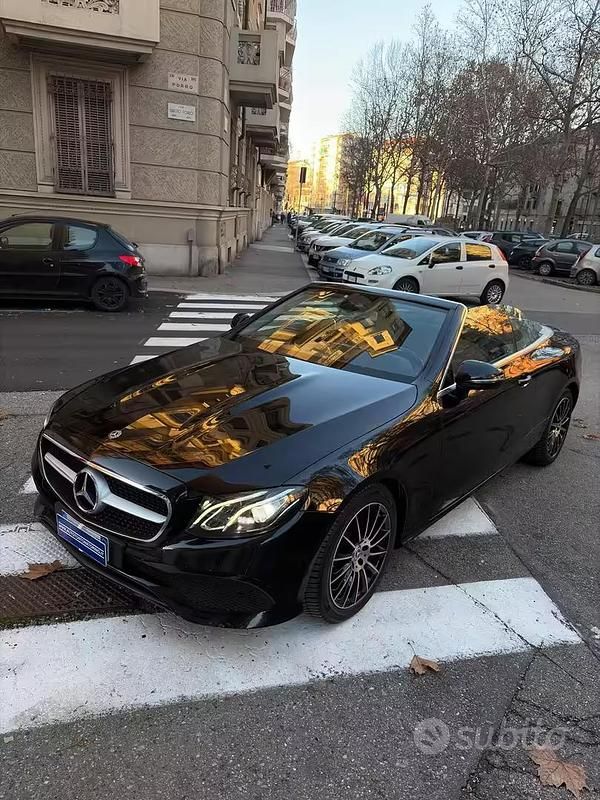 Usata Mercedes E220 194 CV (142 kW) 2019 Nero metallizzato Cabrio