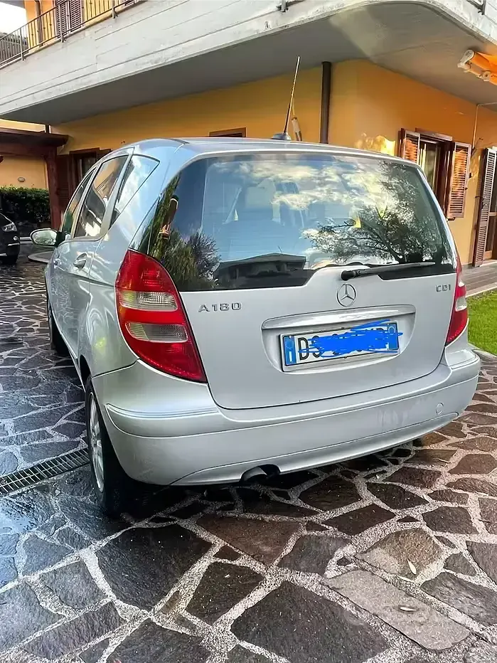 Usata Mercedes A180 109 CV (80 kW) 2008 Grigio Monovolume