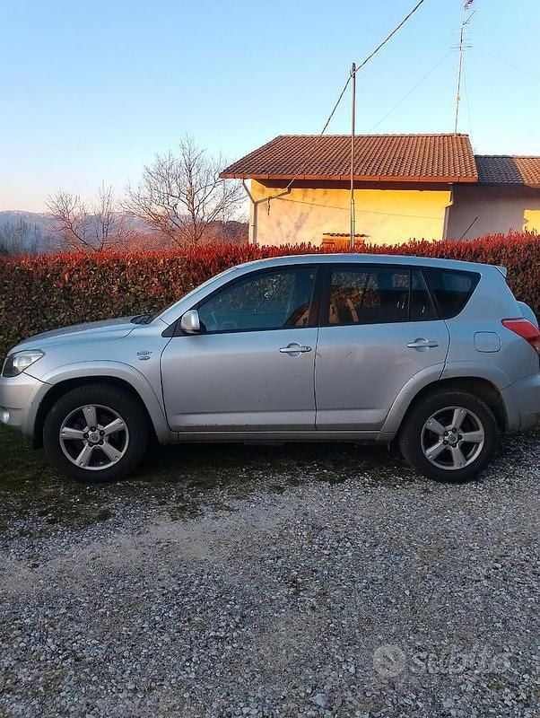 Usata Toyota RAV4 2007 Grigio SUV