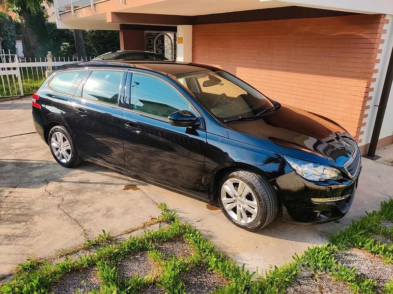 Usata Peugeot 308 SW Business-Line 120 CV (88 kW) 2015 Station wagon