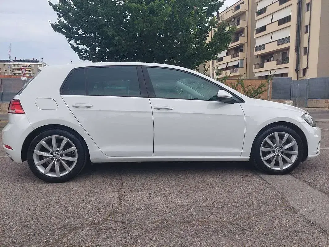 Usata VW Golf VII Highline 116 CV (85 kW) 2018 Bianco Berlina