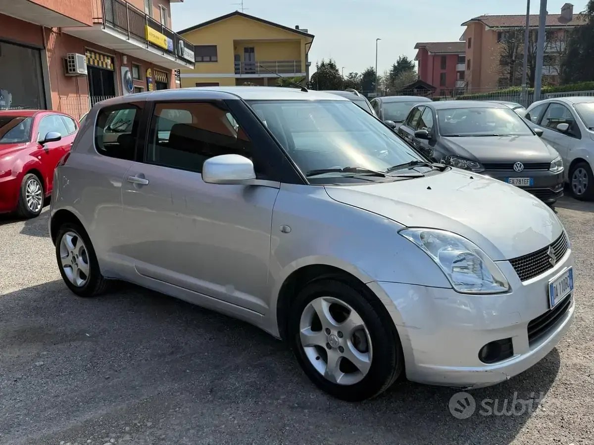 Usata Suzuki Swift GL 92 CV (67 kW) 2006 Nero Utilitaria