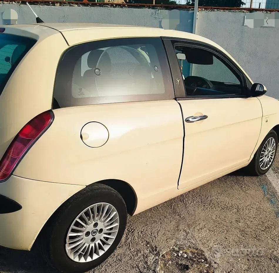 Usata Lancia Ypsilon 60 CV (44 kW) 2004 Utilitaria