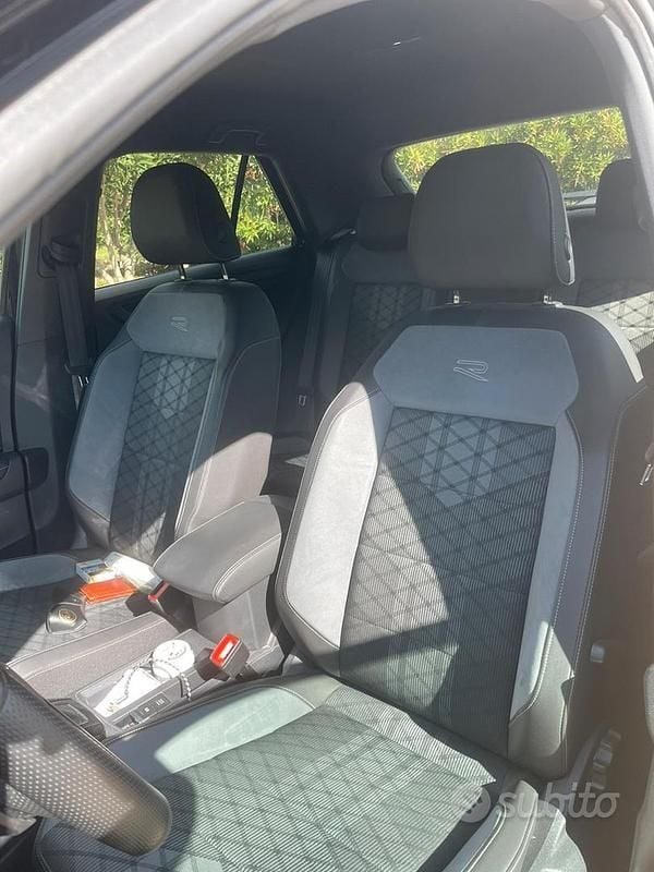 Usata VW T-Roc R-line 150 CV (110 kW) 2023 Nero SUV