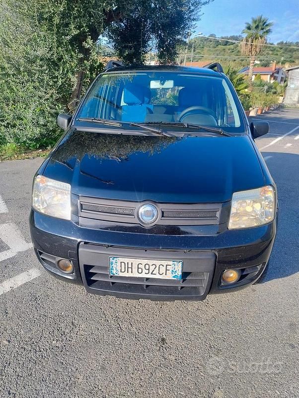 Usata Fiat Panda 4x4 69 CV (50 kW) 2007 Nero Utilitaria