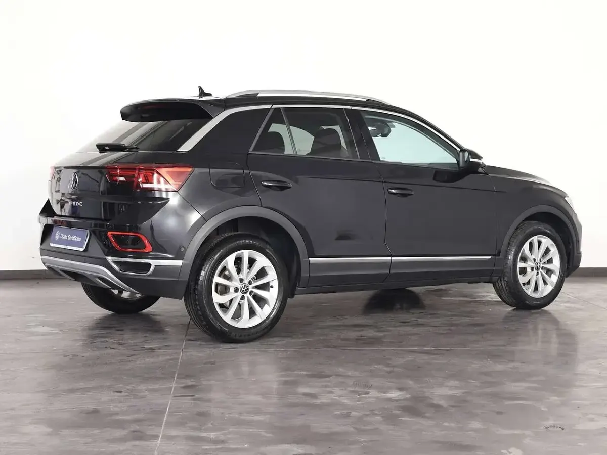 Usata VW T-Roc Style 110 CV (80 kW) 2023 Deep black SUV