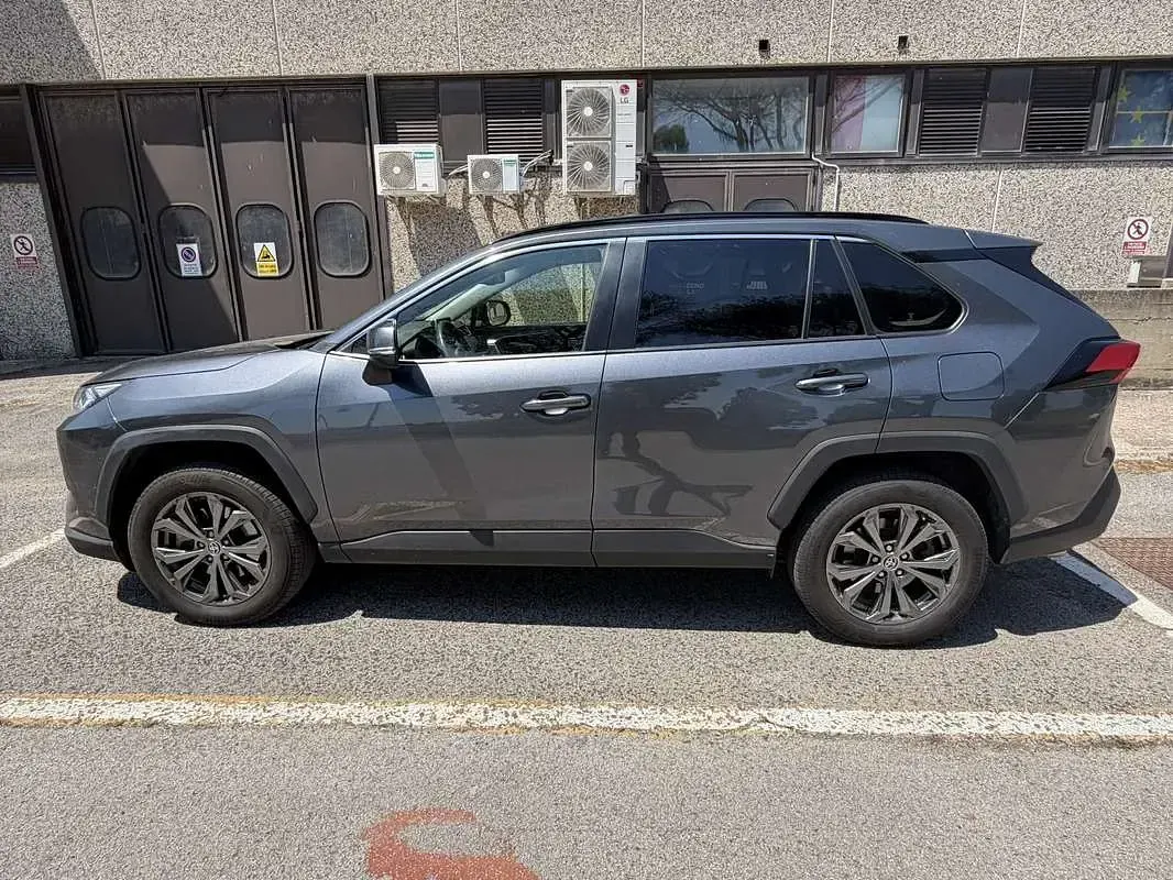 Usata Toyota RAV4 Hybrid 178 CV (130 kW) 2022 SUV