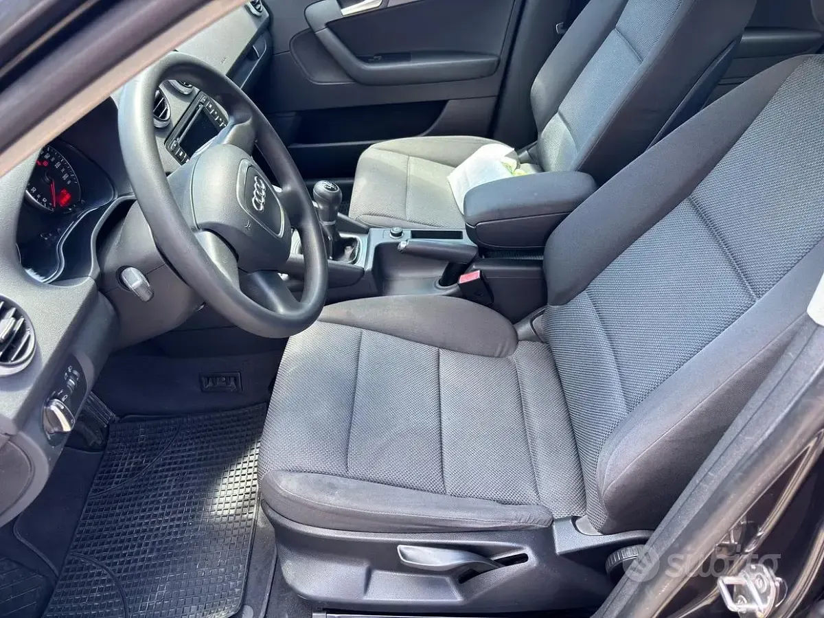 Usata Audi A3 Sportback Ambition 90 CV (66 kW) 2010 Nero Utilitaria