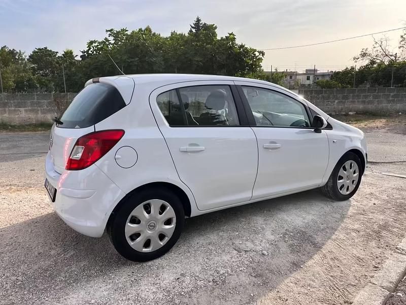 Usata Opel Corsa Edition 85 CV (62 kW) 2014 Bianco Utilitaria