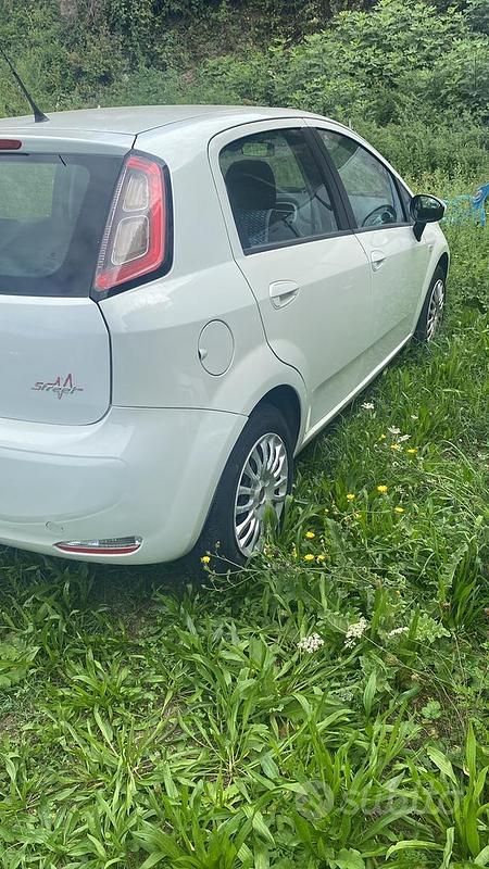 Usata Fiat Grande Punto 65 CV (47 kW) 2014 Bianco Utilitaria
