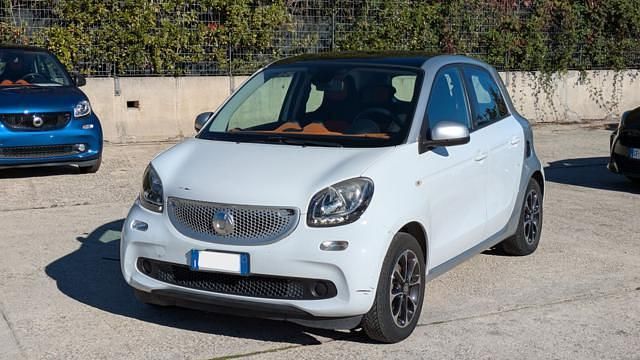 Usata Smart ForFour 71 CV (52 kW) 2015 Bianco Utilitaria