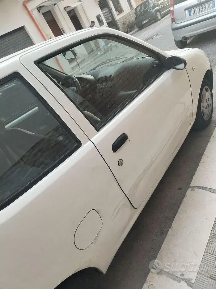 Usata Fiat 600 54 CV (39 kW) 2007 Bianco Utilitaria