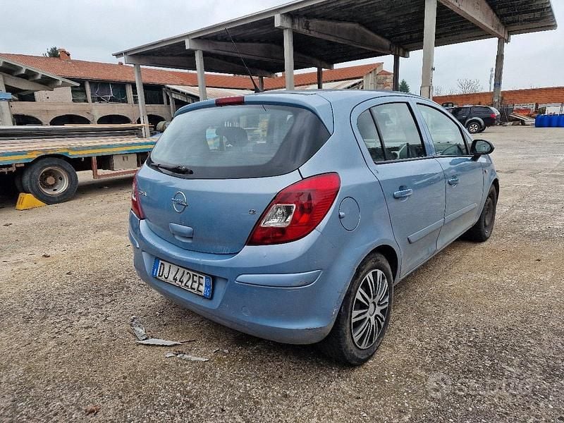 Usata Opel Corsa 2007 Blu Utilitaria