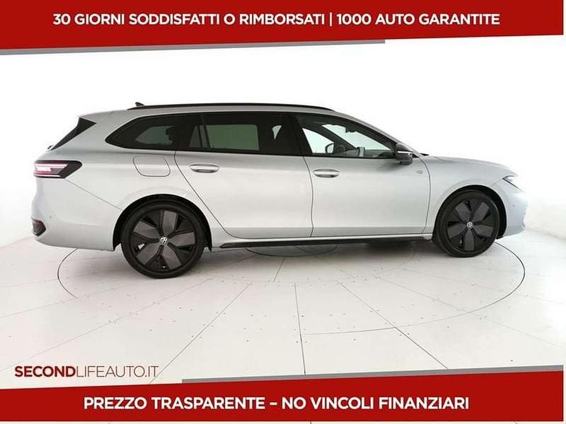 Usata VW Passat R-line 150 CV (110 kW) 2024 Argento Station wagon