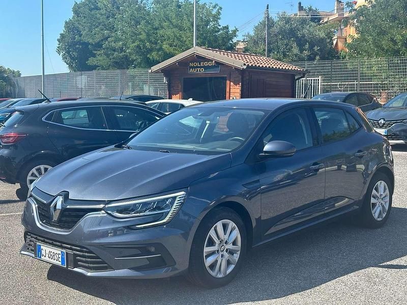 Grigio Usata 2022 Renault Mégane IV Business Tre volumi | 11.900 € (Buon prezzo) - Immagine 1/4