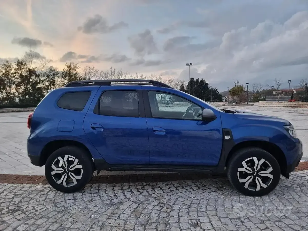 Usata Dacia Duster Journey 101 CV (74 kW) 2023 Blu SUV