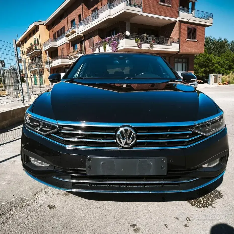 Usata VW Passat Business 150 CV (110 kW) 2020 Nero Berlina