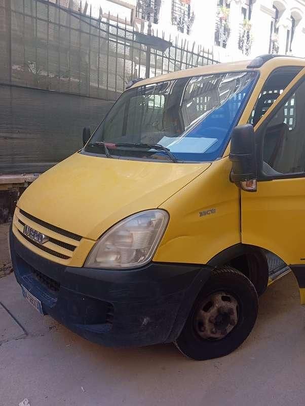 Usata Iveco Daily 116 CV (85 kW) 2007 Giallo Furgone