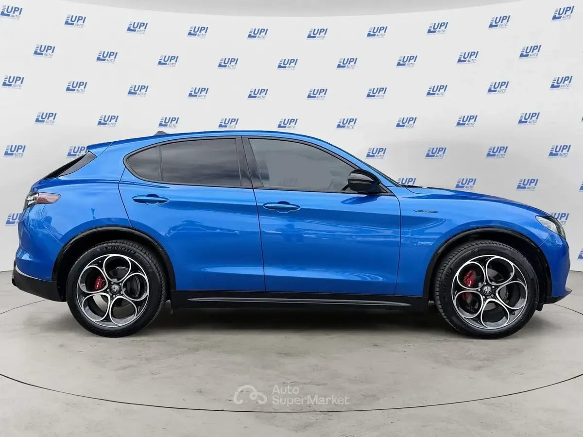 Usata Alfa Romeo Stelvio Veloce 209 CV (153 kW) 2025 Blu/azzurro SUV