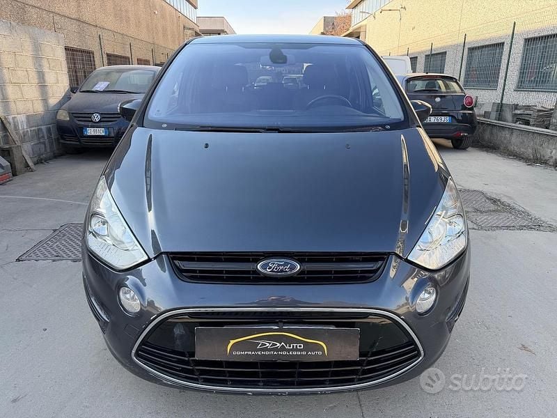 Usata Ford S-MAX Titanium 163 CV (119 kW) 2010 Blu Monovolume