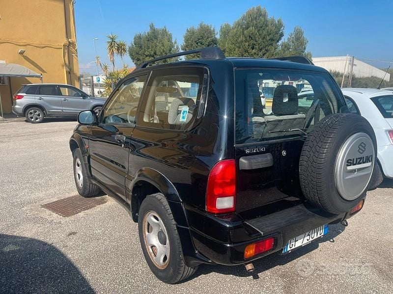 Usata Suzuki Grand Vitara 94 CV (69 kW) 2001 Nero SUV