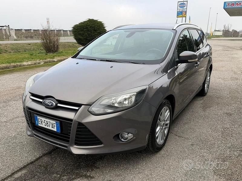 Usata Ford Focus Titanium 95 CV (69 kW) 2013 Grigio Station wagon
