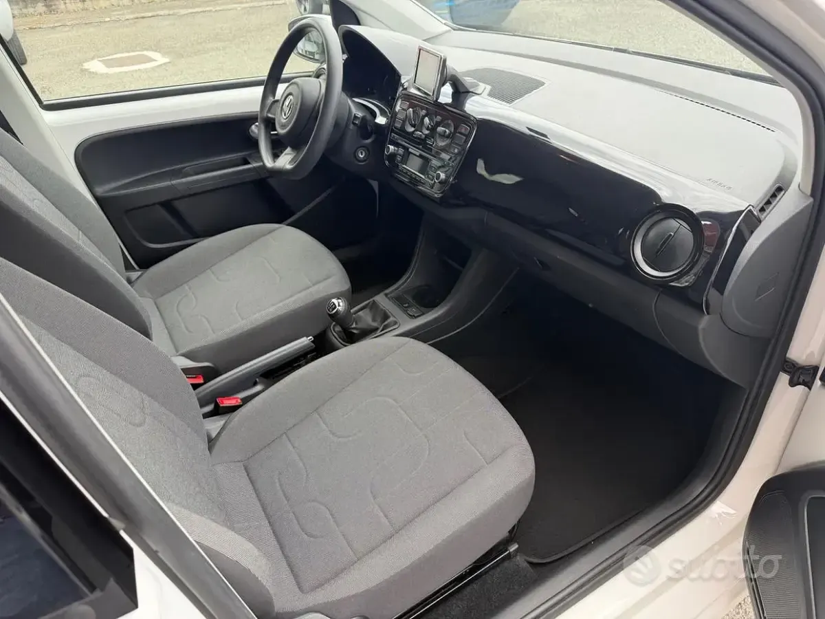 Usata VW up! Move 60 CV (44 kW) 2016 Bianco Utilitaria