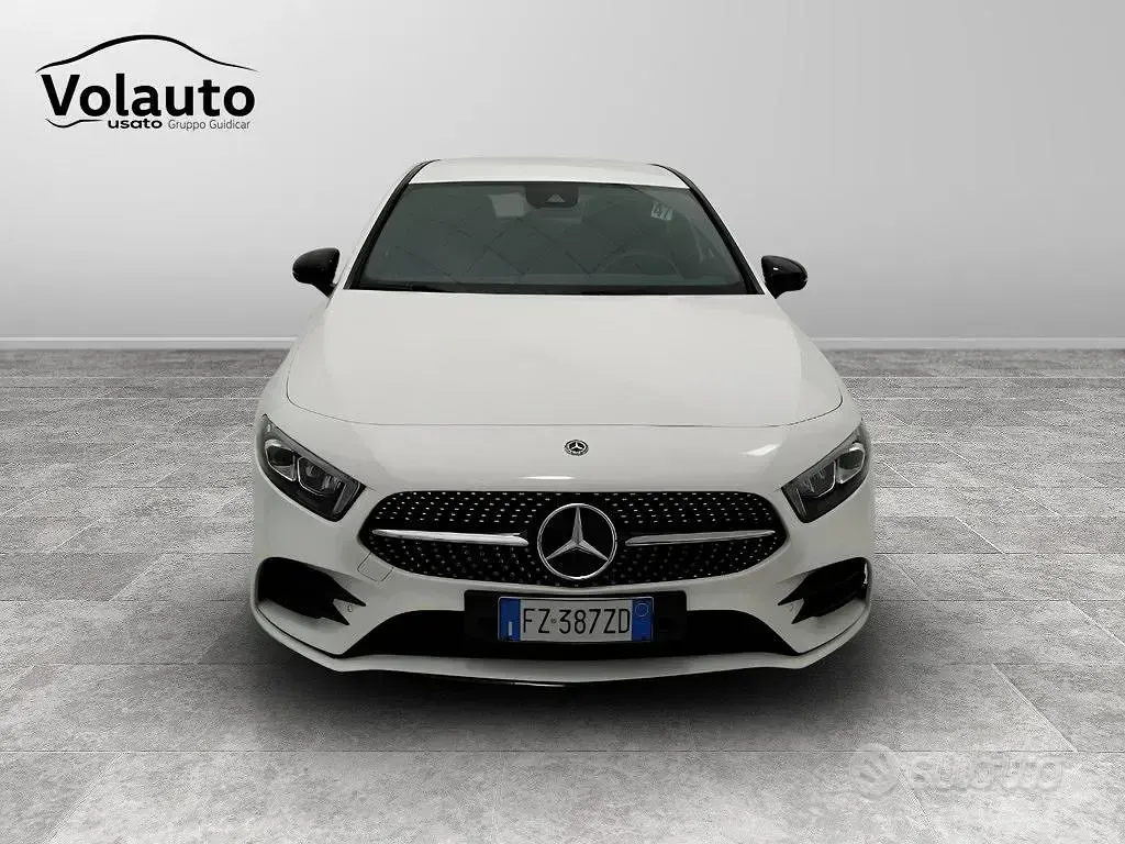 Usado Mercedes A180 Premium 116 CV (85 kW) 2020 Blanco Berlina