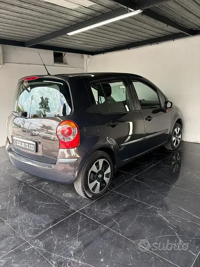 Usata Renault Modus Dynamique 75 CV (55 kW) 2009 Grigio Monovolume
