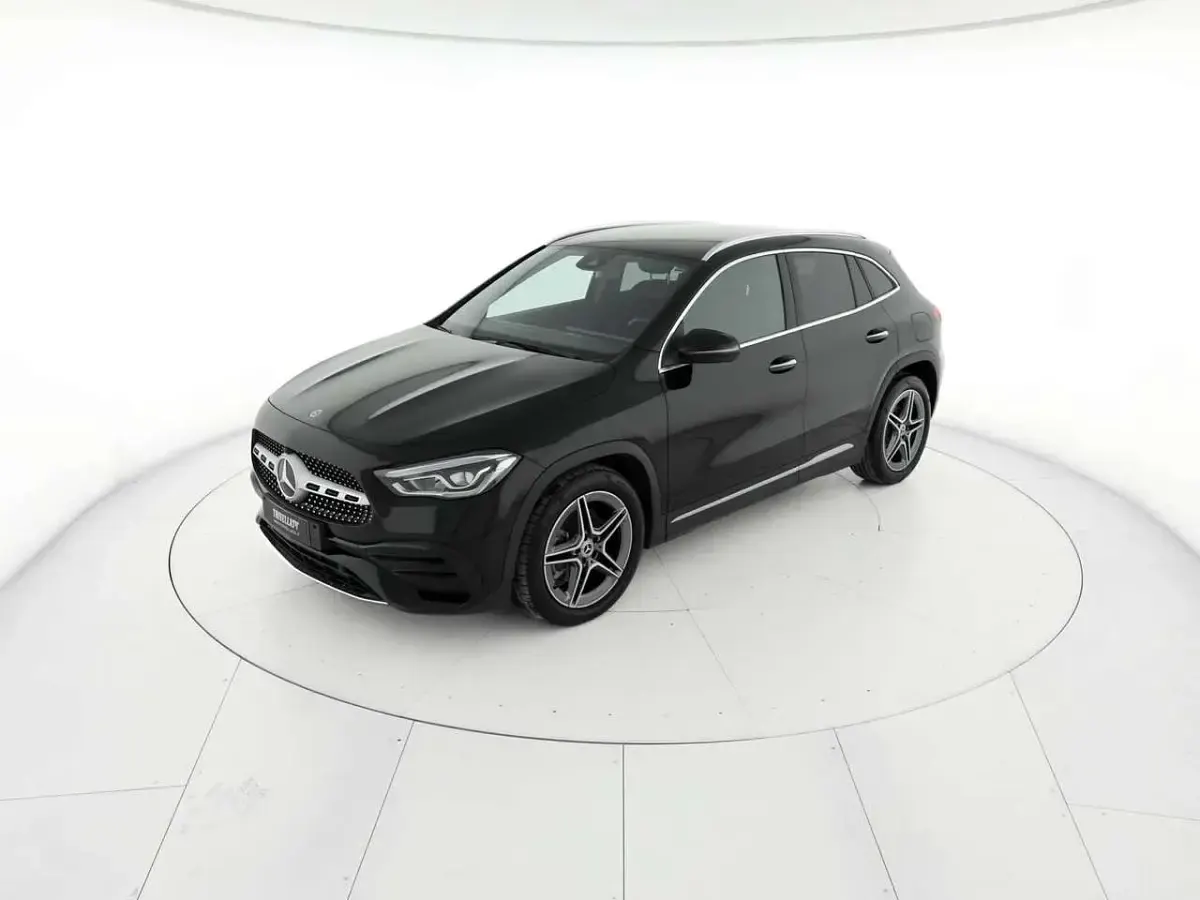 Usata Mercedes GLA200 Premium 150 CV (110 kW) 2023 Nero SUV