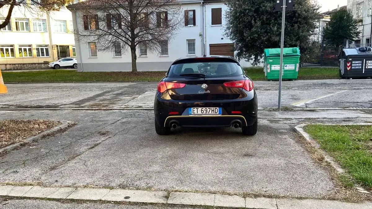 Usata Alfa Romeo Giulietta Exclusive 140 CV (102 kW) 2013 Utilitaria