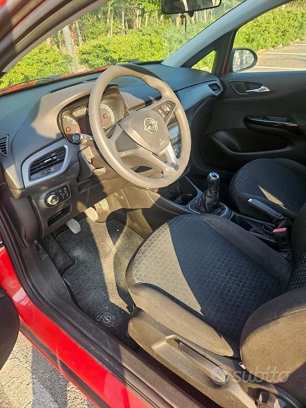 Usata Opel Corsa 69 CV (50 kW) 2015 Rosso Coupé