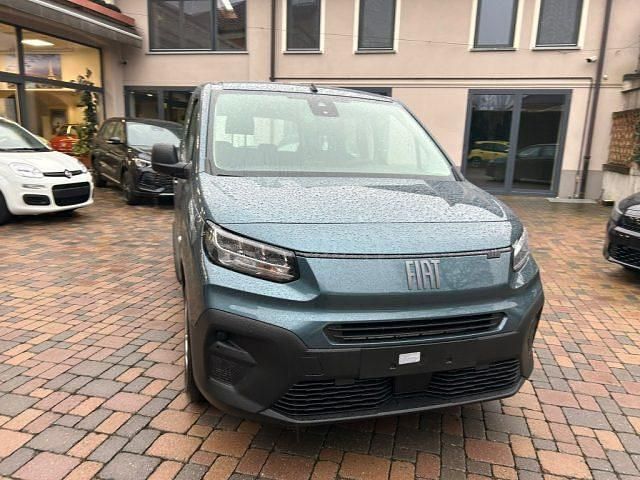 Nuova Fiat Doblò 130 CV (95 kW) 2025 Blu Monovolume