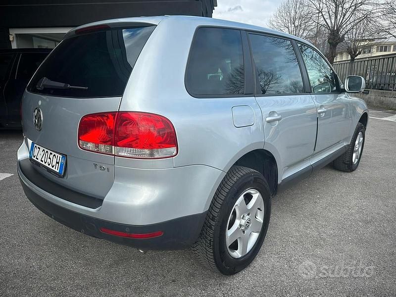 Usata VW Touareg R 174 CV (127 kW) 2006 Grigio SUV
