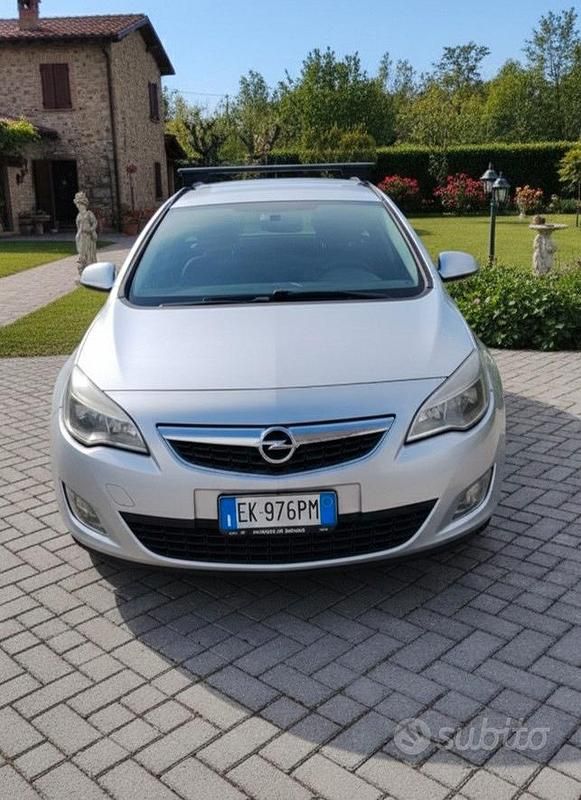 Usata Opel Astra S 110 CV (80 kW) 2011 Grigio Station wagon