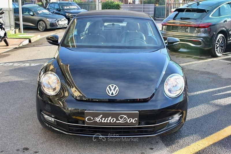 Usata VW Beetle Cabriolet Design 105 CV (77 kW) 2013 Nero Cabrio