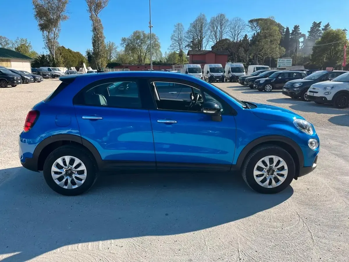 Usata Fiat 130 130 CV (95 kW) 2024 Blu SUV