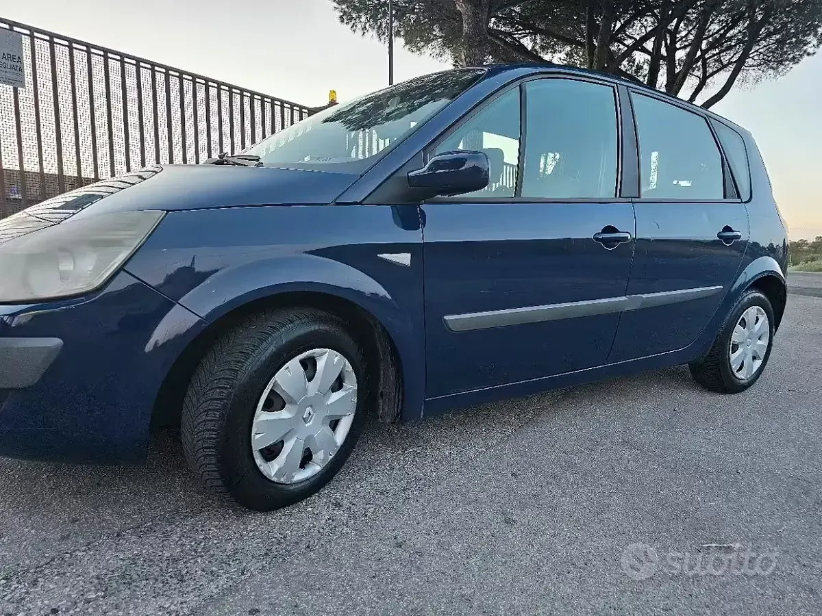 Usata Renault Scenic E-Tech 110 CV (80 kW) 2009 Blu Berlina