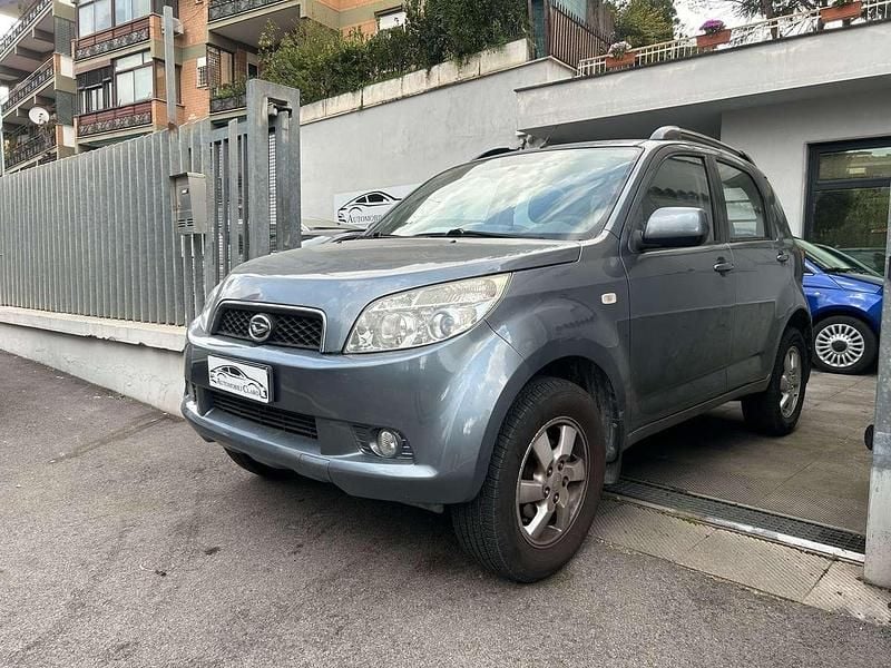 Usata Daihatsu Terios 105 CV (77 kW) 2006 Argento SUV