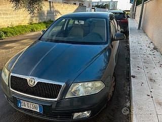 Grigio Usata 2006 Skoda Octavia Tre volumi | 1500 € (Buon prezzo) - Immagine 1/4