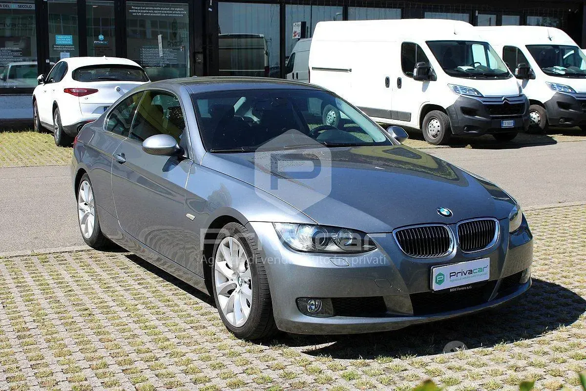 Usata BMW 325 Efficient Dynamics 218 CV (160 kW) 2006 Grigio Coupé
