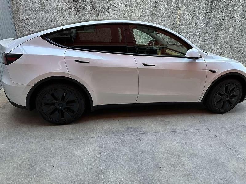 Usata Tesla Model Y RWD 88 kW (120 CV) 2024 Bianco SUV